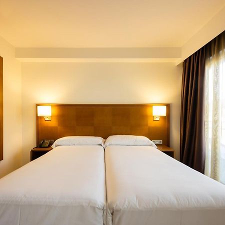 Hotel Thalasso Cantabrico Las Sirenas 4 Superior Viveiro Bagian luar foto